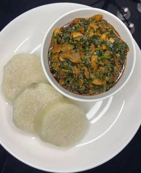 Boiled yam with vegetable soup